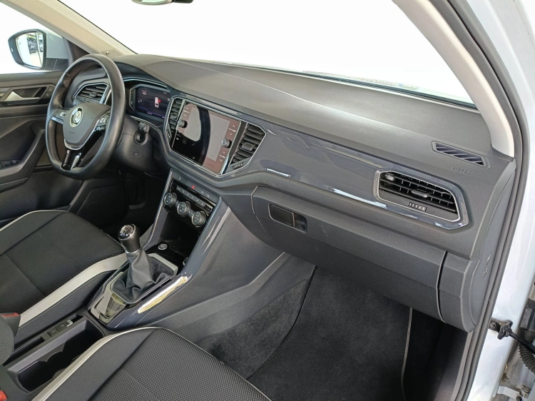 10 - Volkswagen T T-Roc 1.5 tsi Style