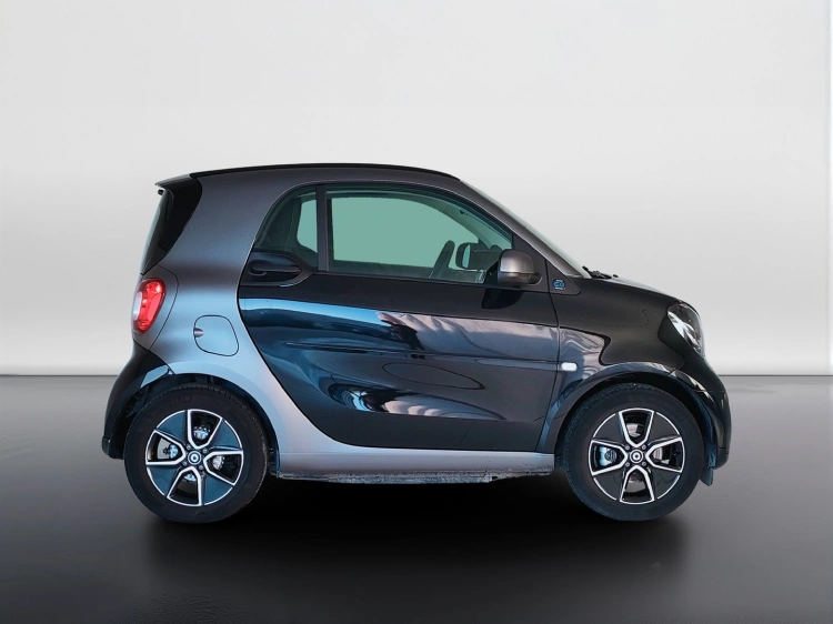 7 - smart fortwo Fortwo eq Passion 22kW