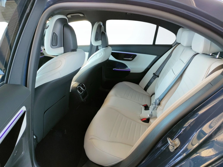 10 - Mercedes-Benz Classe C 220 d 4MATIC