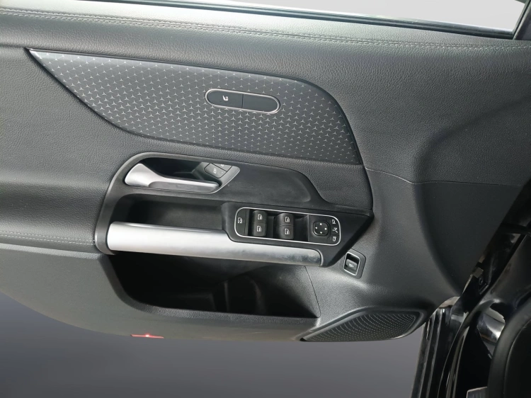18 - Mercedes-Benz Classe B 180 d Progressive Advanced auto