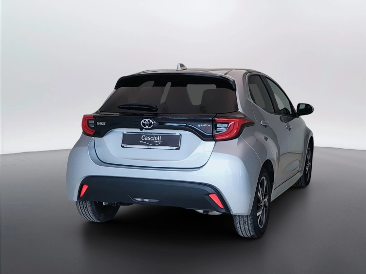 5 - Toyota Yaris Yaris 1.5h Trend