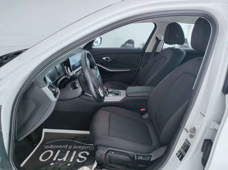 11 - BMW Serie 3 318d Touring mhev 48V Business Advantage auto