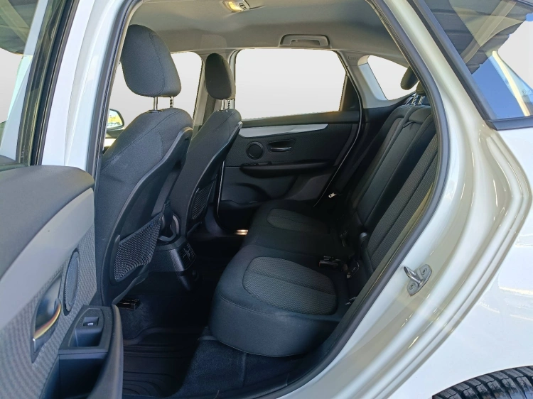 9 - BMW Serie 2 218d Active Tourer auto