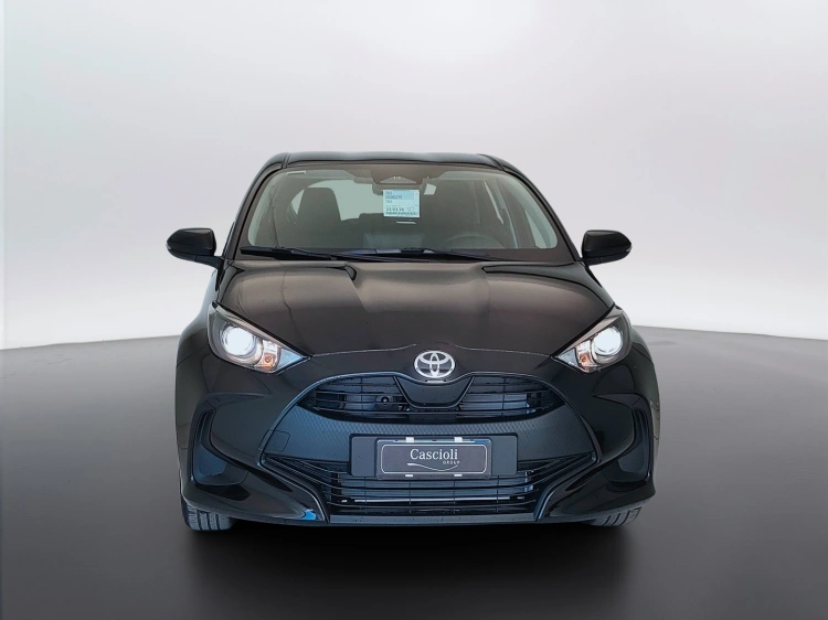 2 - Toyota Yaris YARIS 1.5H ECVT 5P MY26