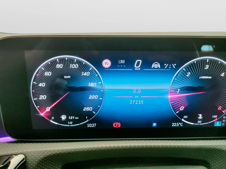 18 - Mercedes-Benz Classe A 180 d AMG Line Advanced Plus Digital Edition auto