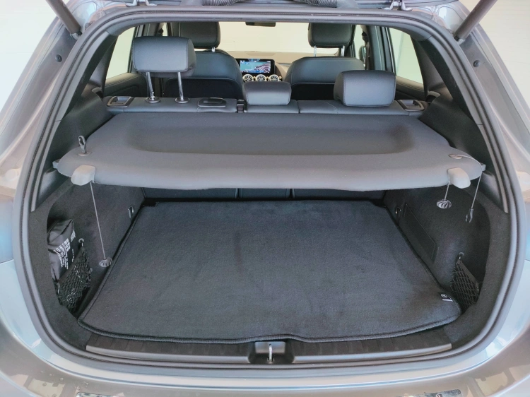 9 - Mercedes-Benz GLA 180 d Progressive Advanced Plus auto