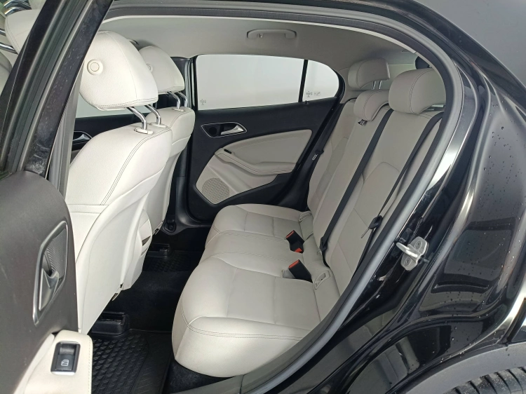 9 - Mercedes-Benz GLA 180 d (cdi) Executive