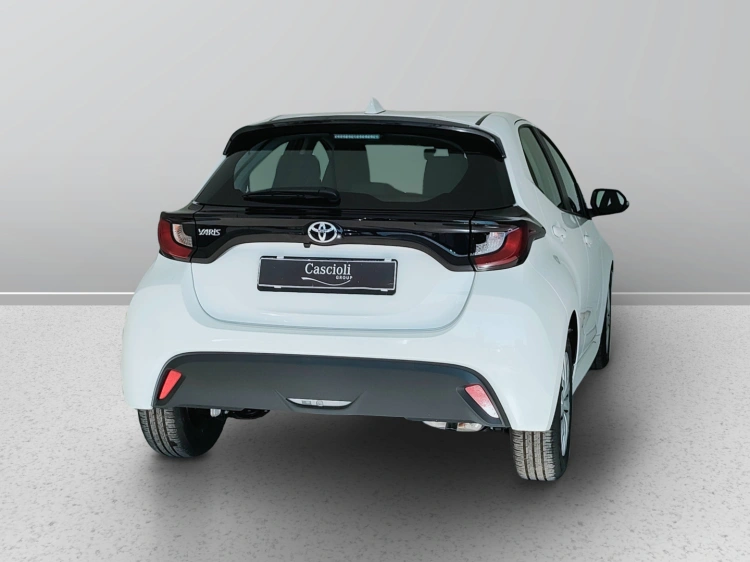 6 - Toyota Yaris Yaris 1.0 Active
