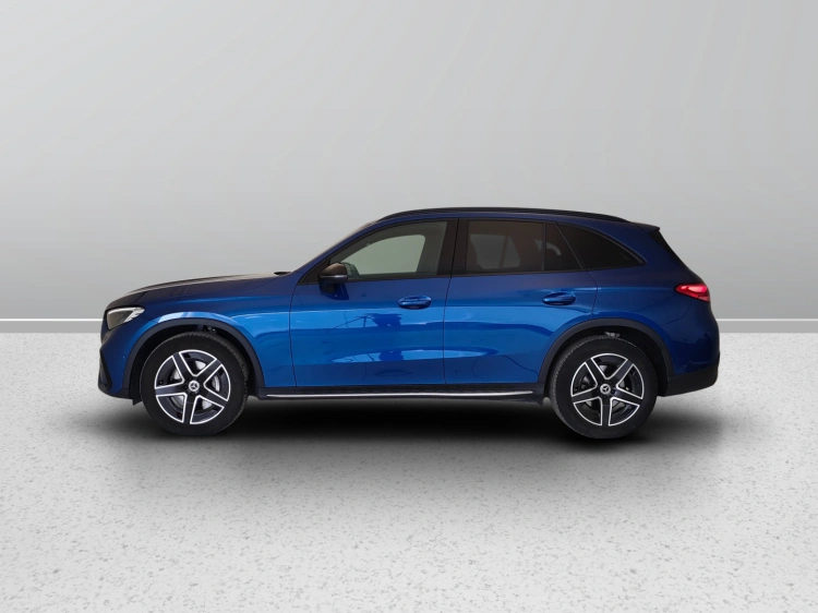 3 - Mercedes-Benz GLC 220 d AMG Line Advanced 4matic auto