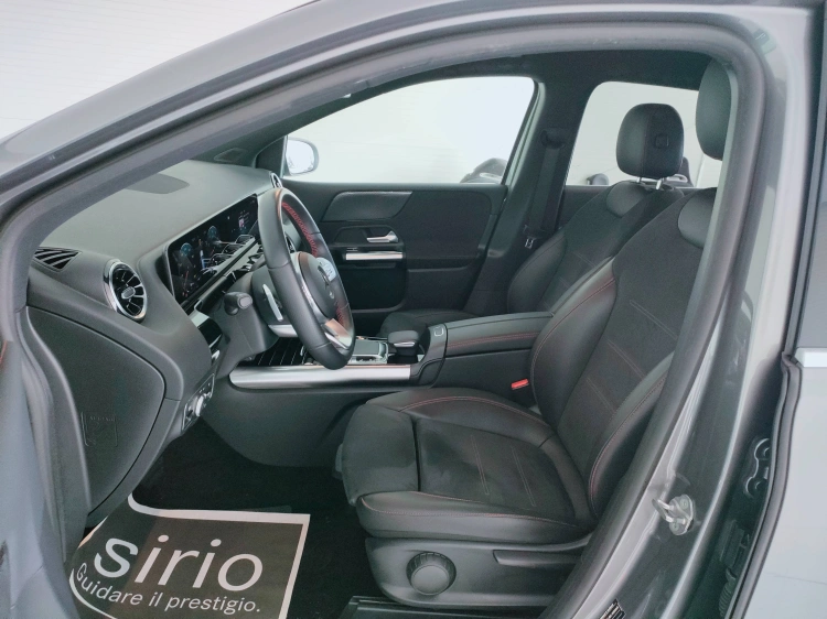 16 - Mercedes-Benz Classe B 180 Premium auto