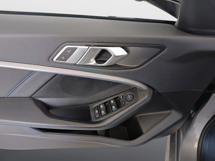 18 - BMW Serie 1 118d Msport auto