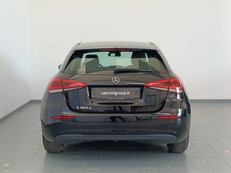 4 - Mercedes-Benz Classe A 180 d Business Extra auto