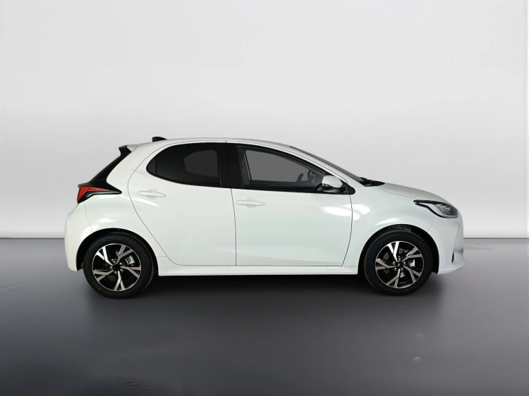 3 - Toyota Yaris YARIS 15H ECVT 5P ACTIVE MY25