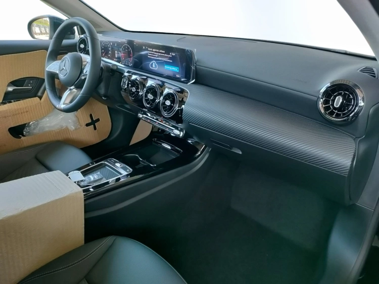 10 - Mercedes-Benz Classe A 180 d Automatic