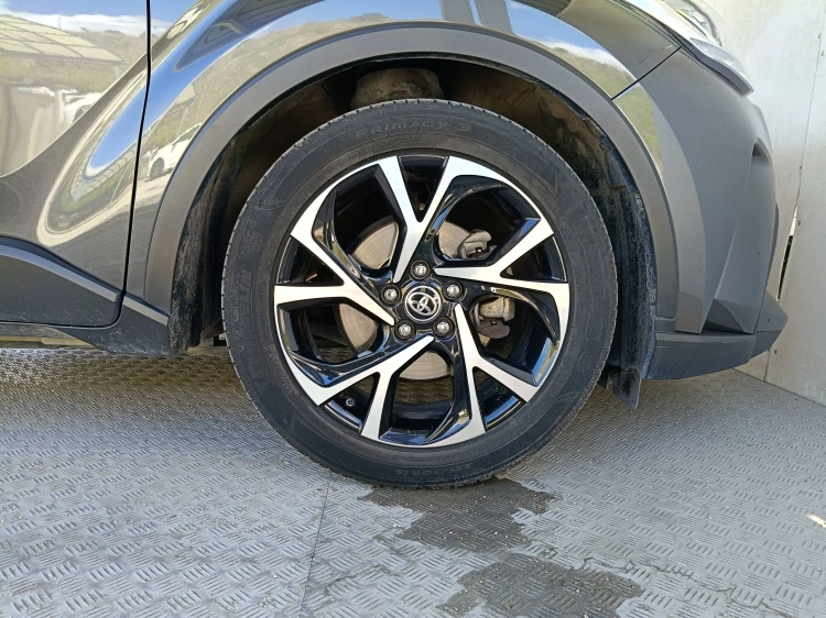 16 - Toyota C-HR C-HR 2.0h Trend e-cvt