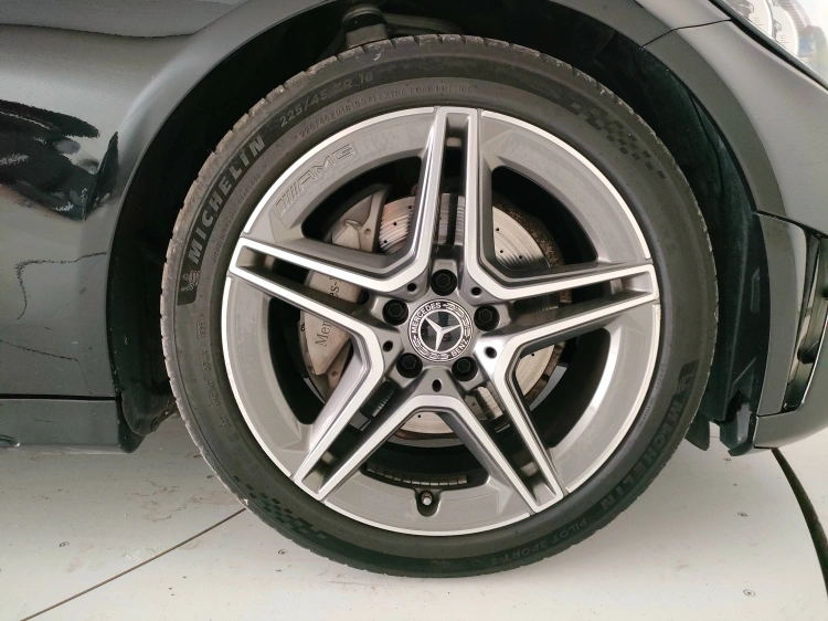 10 - Mercedes-Benz Classe C 220 d Premium auto