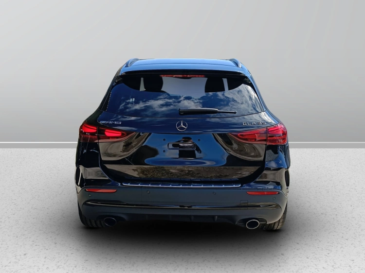 4 - Mercedes AMG GLA Mercedes-AMG GLA 35 4MATIC