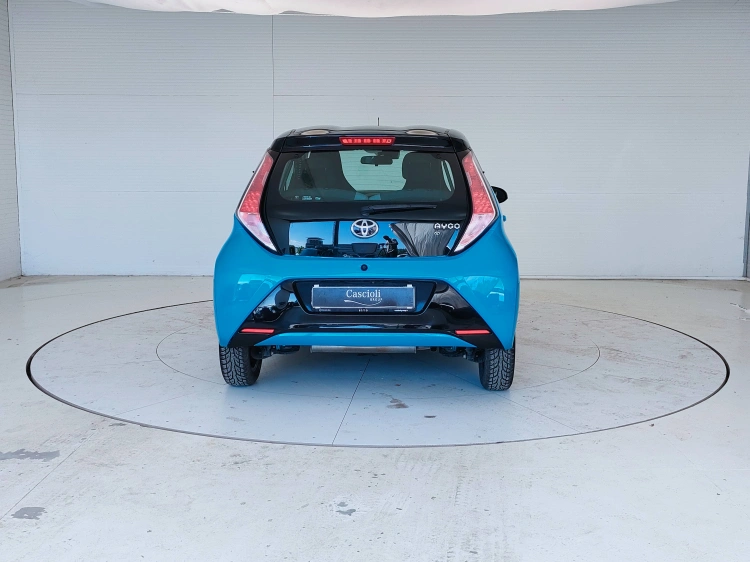 6 - Toyota Aygo Aygo 5p 1.0 x-cite m-mt