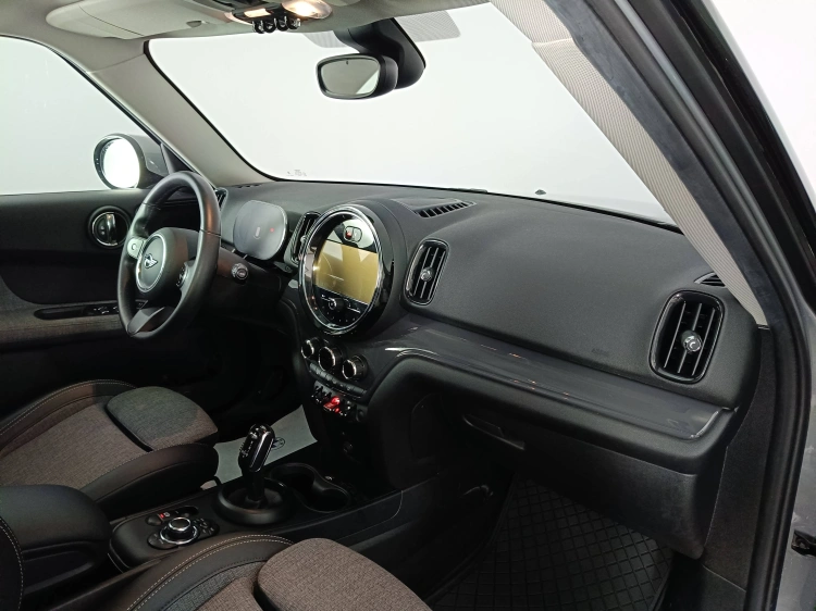 10 - MINI Countryman Mini Countryman 1.5 One Hype auto