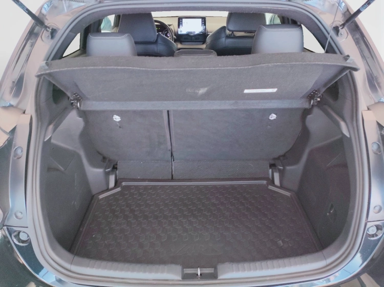 5 - Toyota Yaris Yaris 1.5h Lounge