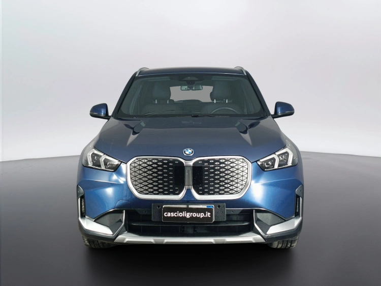 2 - BMW iX1 iX1 edrive 20 X-Line