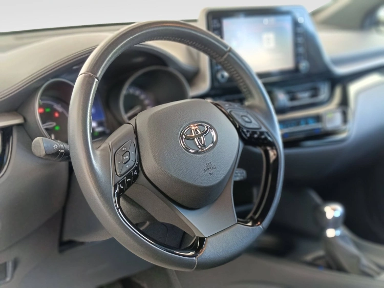 17 - Toyota C-HR C-HR 1.8h Active e-cvt