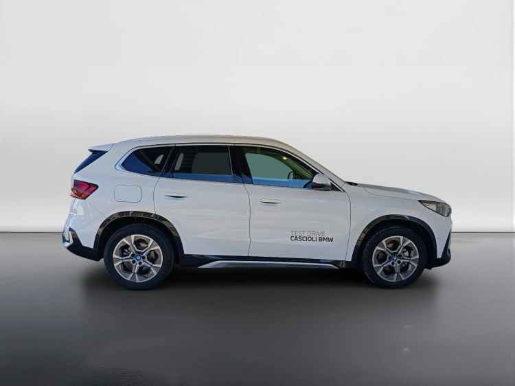 3 - BMW iX1 BMW iX1 eDrive20-Special Edition