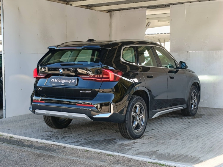 4 - BMW X1 X1 sdrive20i mhev 48V X-Line auto