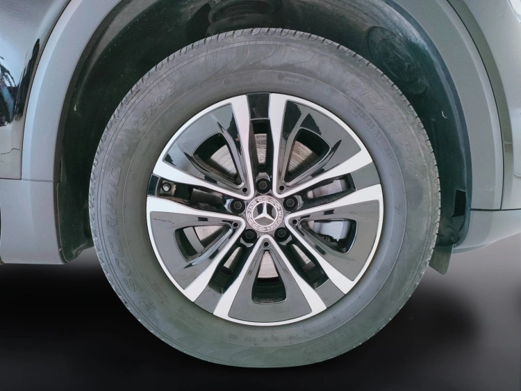 8 - Mercedes-Benz GLB 180 d Advanced auto