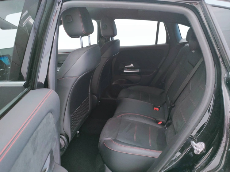 11 - Mercedes-Benz EQA 250 Premium