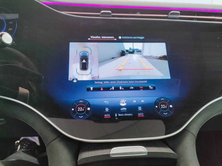 14 - Mercedes-Benz EQE 350 AMG Line Premium 4matic