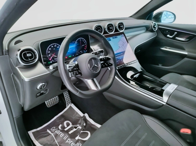 17 - Mercedes-Benz GLC Coupe 300 de phev AMG Line Advanced Plus 4matic auto