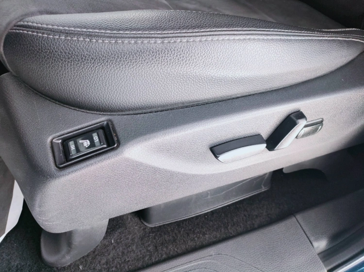 12 - Mercedes-Benz Classe X 250 d Progressive 4matic auto
