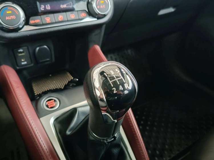 14 - Nissan Micra Micra 0.9 Tekna 90cv