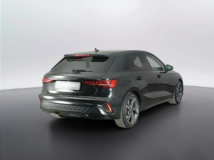 4 - Audi A3 A3 Sportback 2.0 tdi S line edition 150cv s-tronic