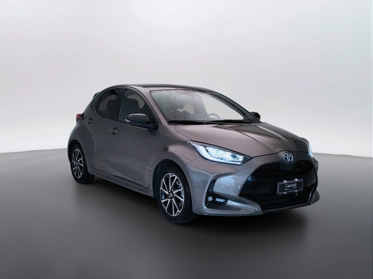 3 - Toyota Yaris Yaris 1.5h Lounge
