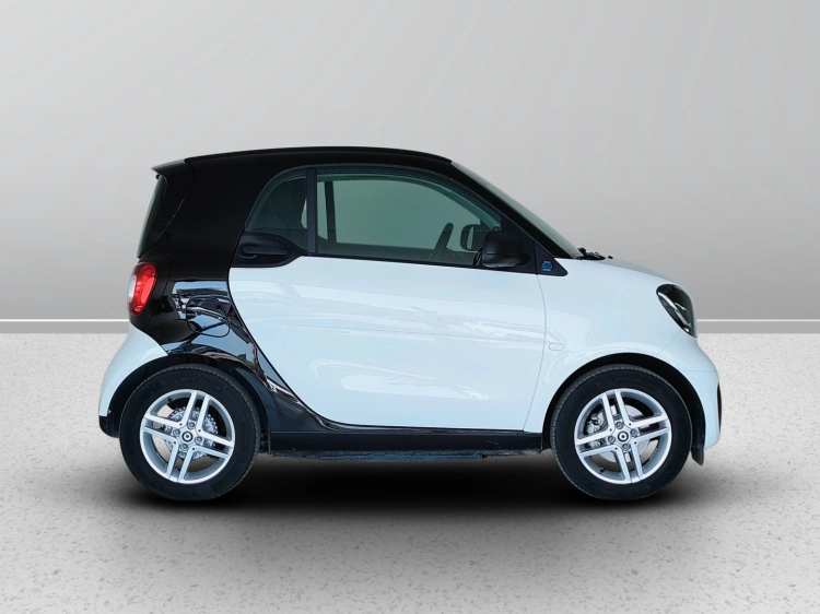 8 - smart fortwo Fortwo eq Pure 4,6kW