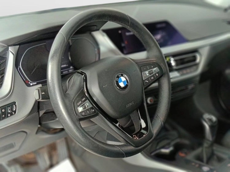 17 - BMW Serie 1 118d 5 Porte