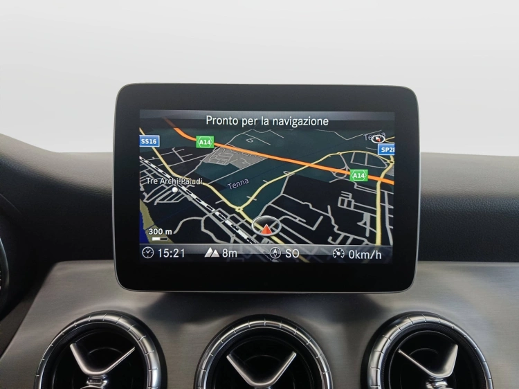13 - Mercedes-Benz CLA 200 d Premium auto FL