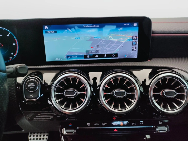 11 - Mercedes-Benz CLA Coupe 200 d Premium auto