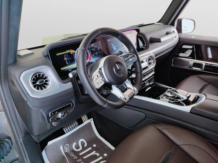 17 - Mercedes AMG Classe G Mercedes-AMG G 63