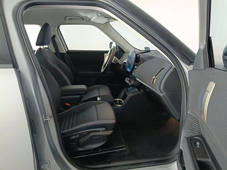 11 - MINI Countryman Mini Countryman 2.0 48V D Classic auto