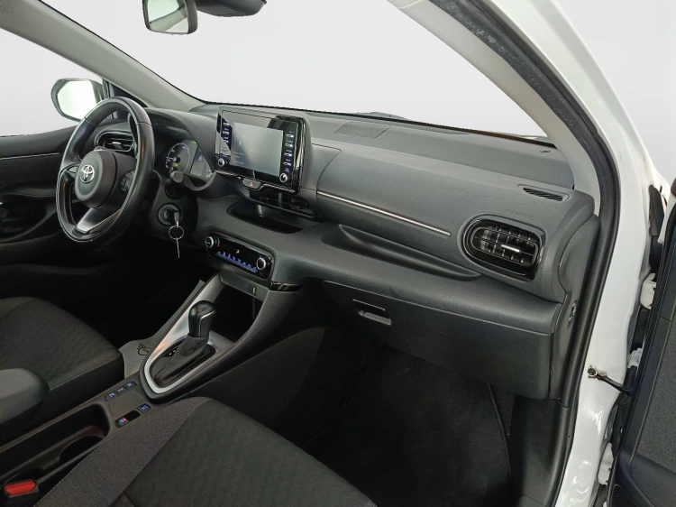 10 - Toyota Yaris Yaris 1.5h Active