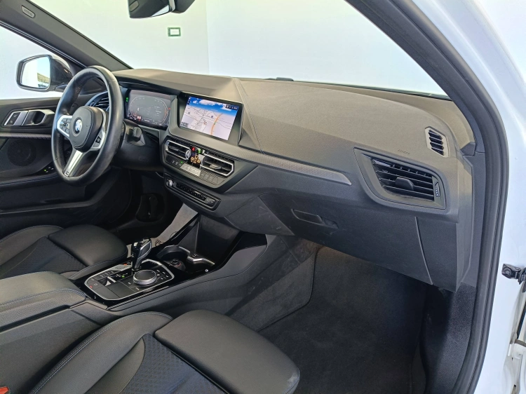 9 - BMW Serie 1 118d Msport auto