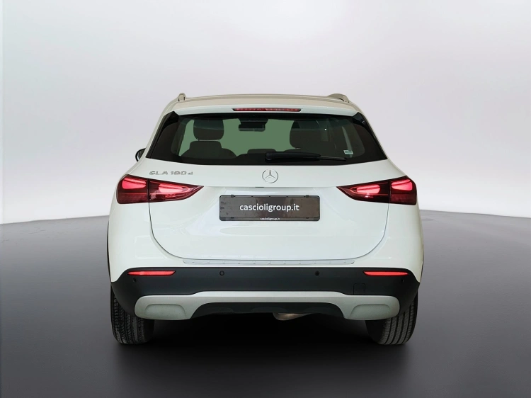 6 - Mercedes-Benz GLA 180 d Advanced auto