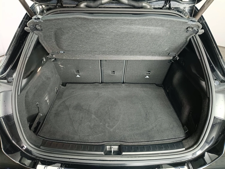 15 - Mercedes-Benz GLA GLA-H247 2020 - 180 d Premium auto