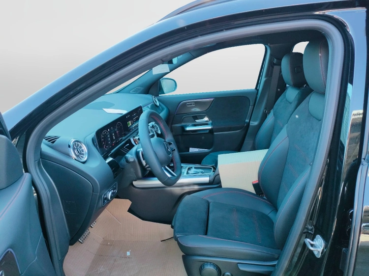 10 - Mercedes-Benz GLA 200 d Automatic 4MATIC