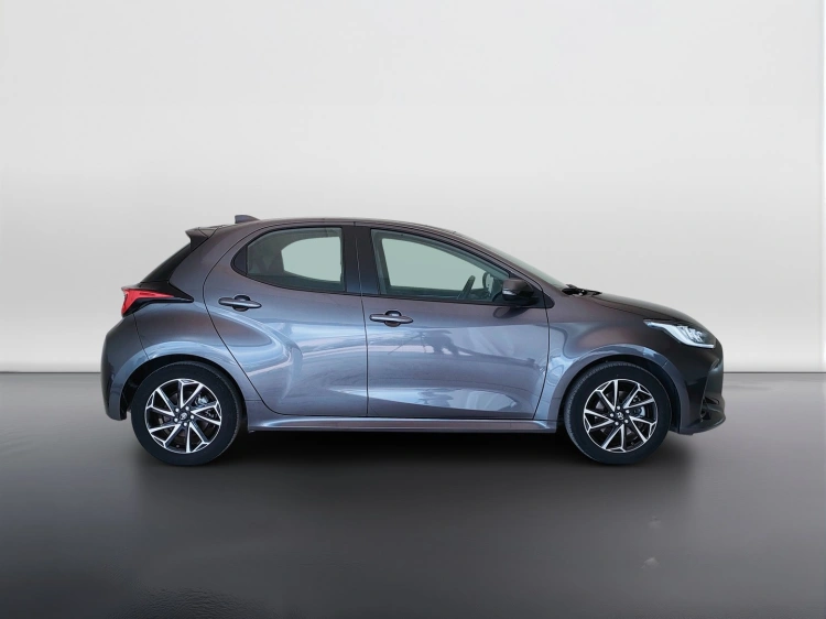 4 - Toyota Yaris Yaris 1.5h Trend
