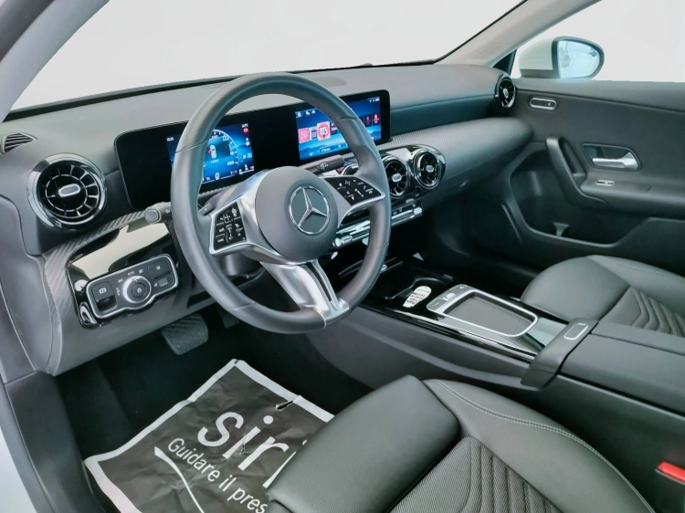 16 - Mercedes-Benz Classe A 180 d Advanced auto