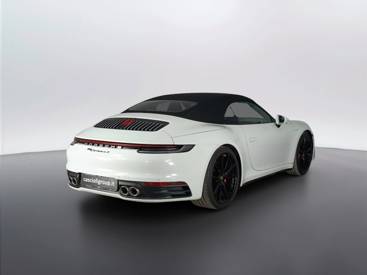 4 - Porsche 911 911 Cabrio 3.0 Carrera 4S auto